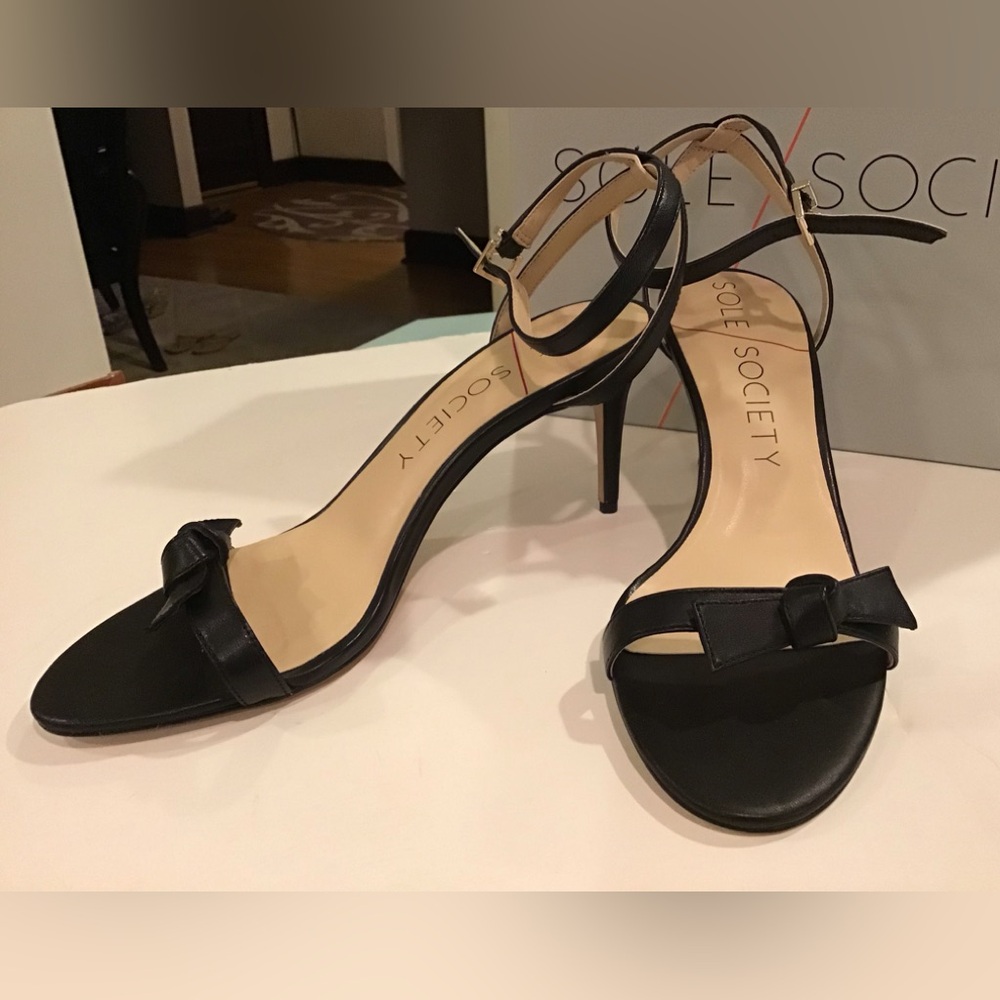 NWT Sole Society Strappy Black Heels.  Black, never worn. S 10